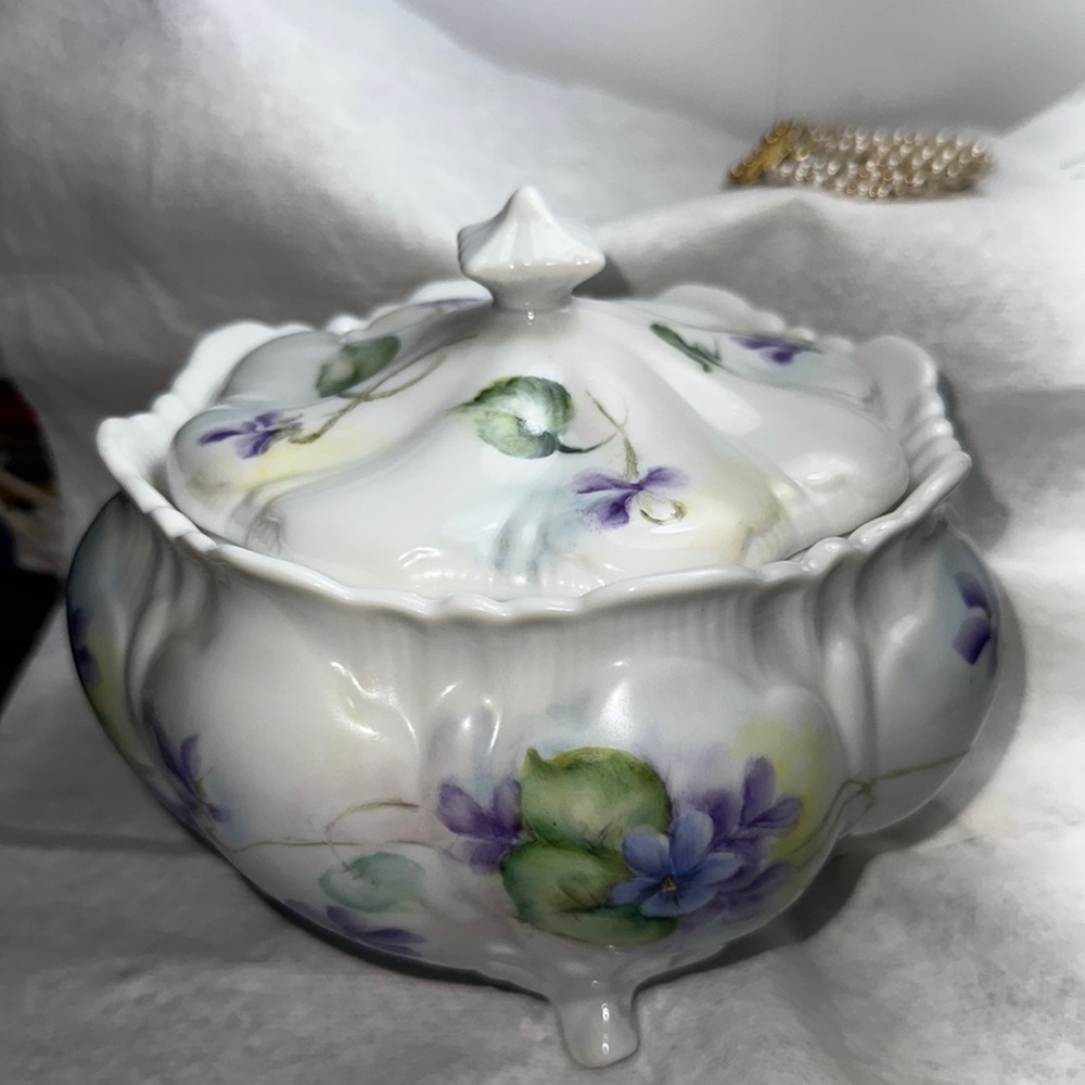 Vintage J Howlin Signed Iris Flowers 4 Footed Bowl, 5” Tall, Clean. No Nicks.